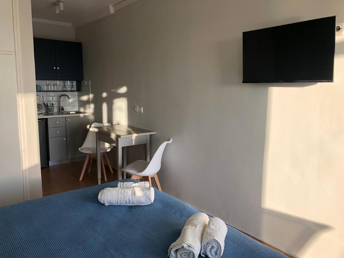 Despina Studios And Apartments ลาสซี ภายนอก รูปภาพ