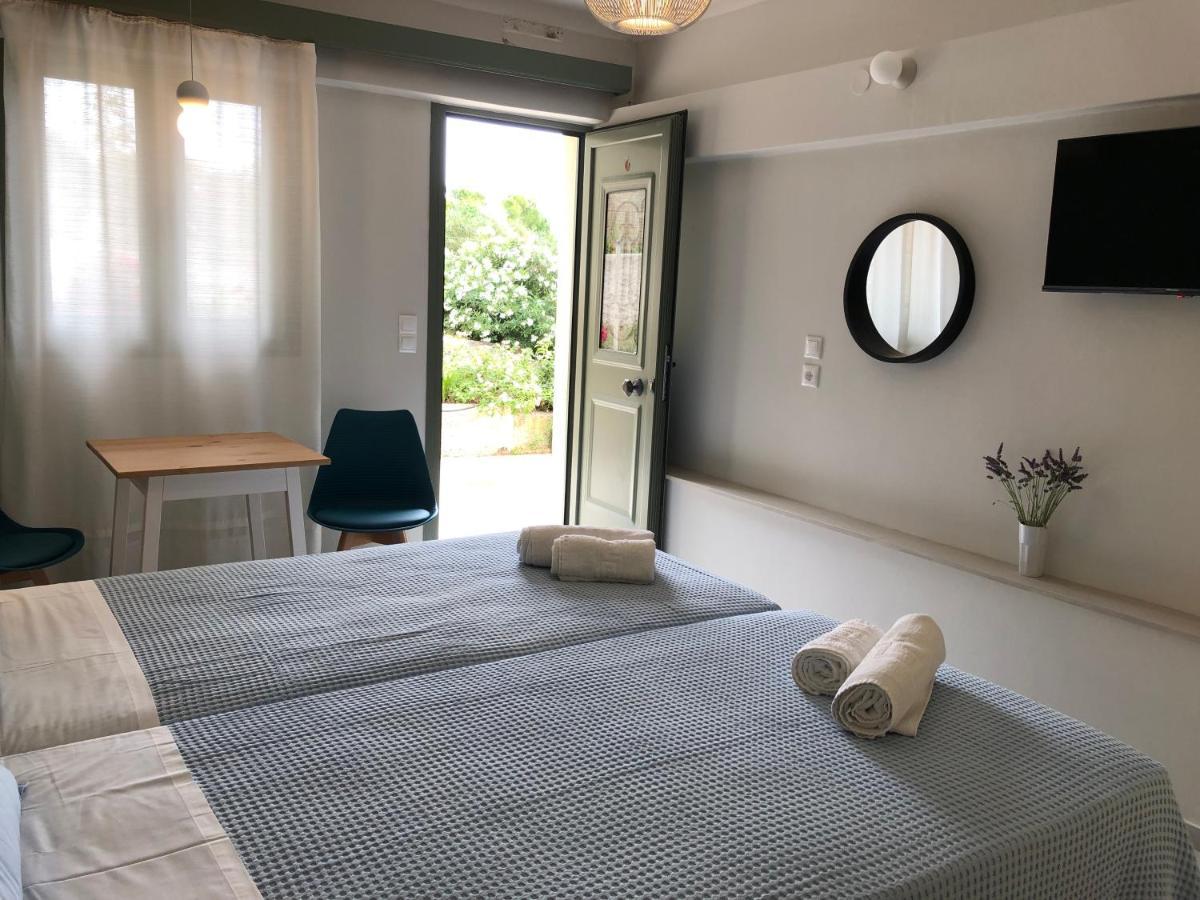Despina Studios And Apartments ลาสซี ภายนอก รูปภาพ