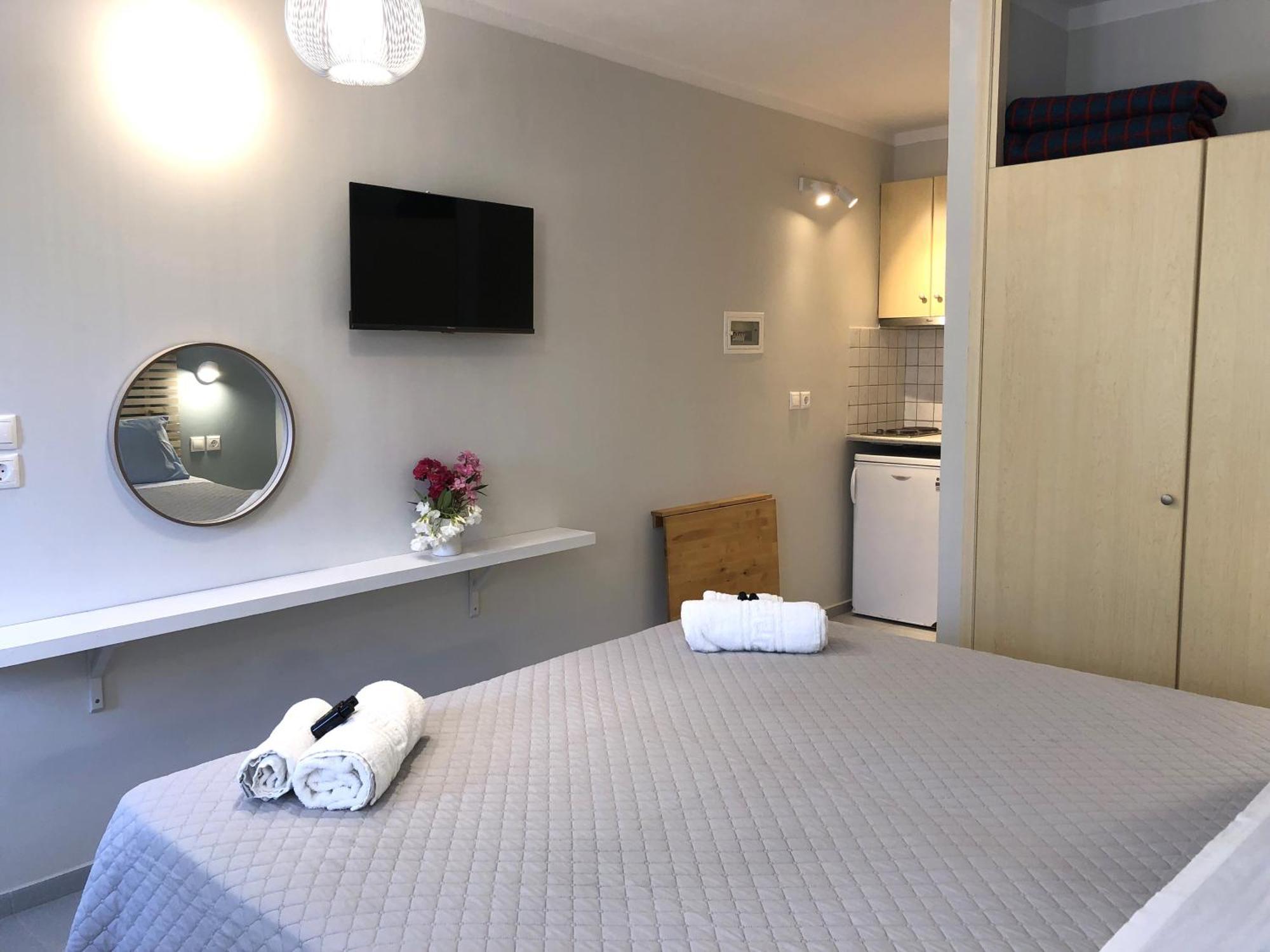 Despina Studios And Apartments ลาสซี ภายนอก รูปภาพ